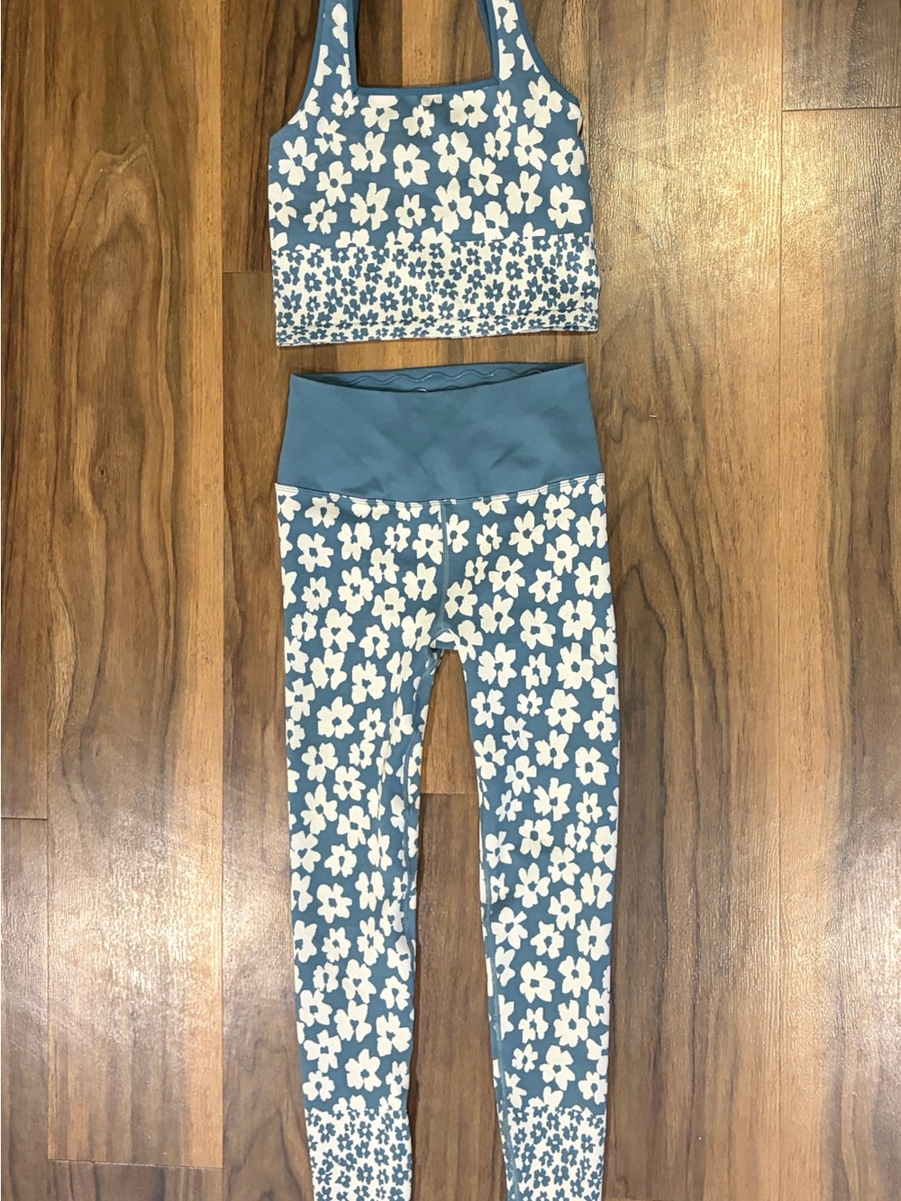 Spiritual Gangster Amara Costal Floral Jacquard Workout Set